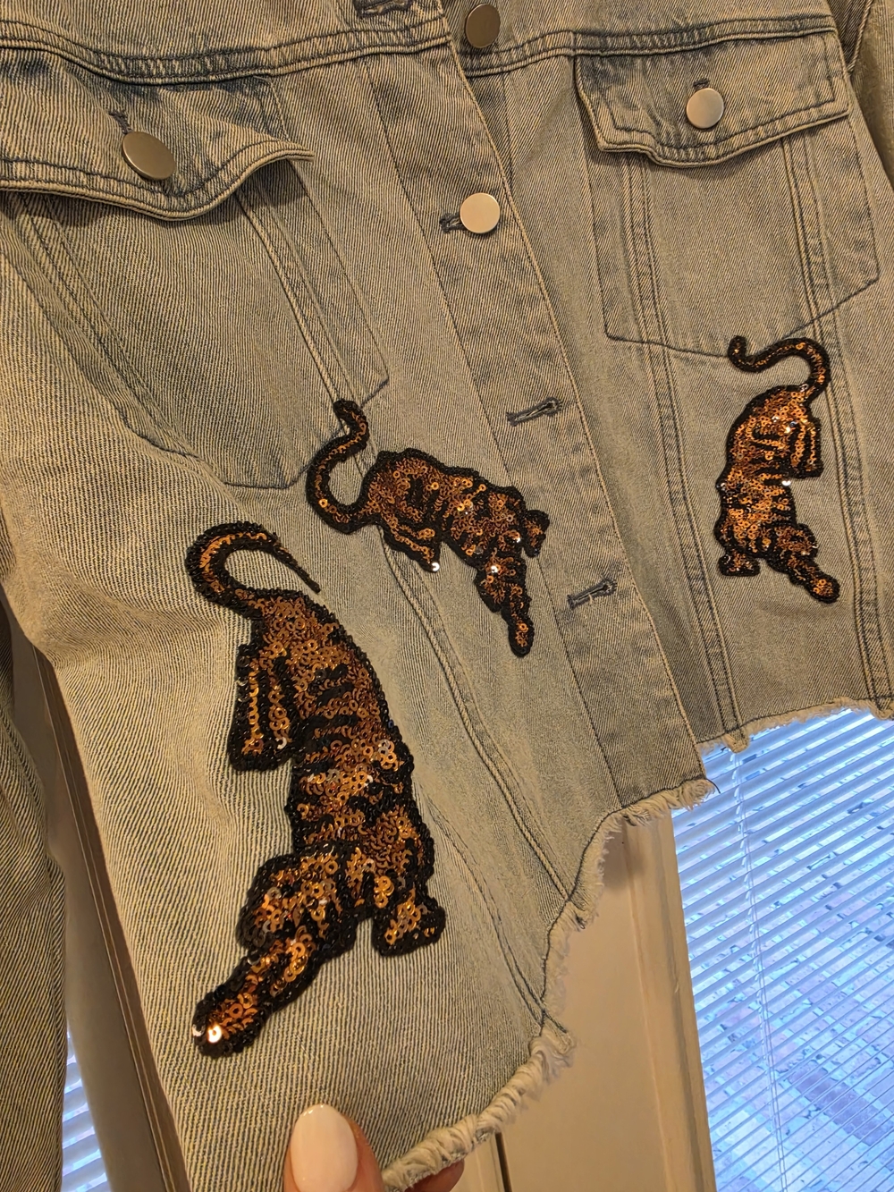 Bibi Light Blue Embellished Sequin Tiger Denim Jacket - Picture 3 of 5
